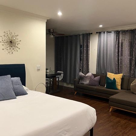 Centrally Located Ucla Condo Лос-Анджелес Экстерьер фото